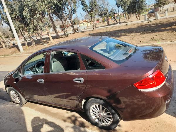 SE VENDE FIAT LINEA