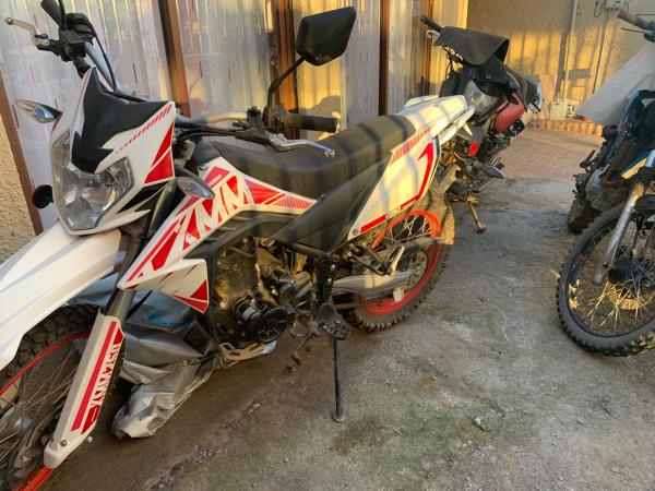 VENDO MOTORRAD  POCO USO