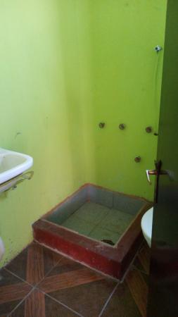 SE ARRIENDA CASA 2 PISOS