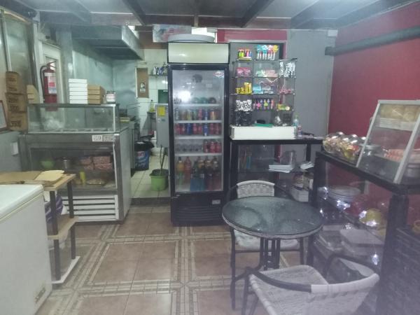HERMOSA CASA CON LOCAL