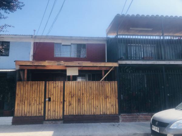 CASA SEGUNDO PISO , TRES DORMITORIOS 