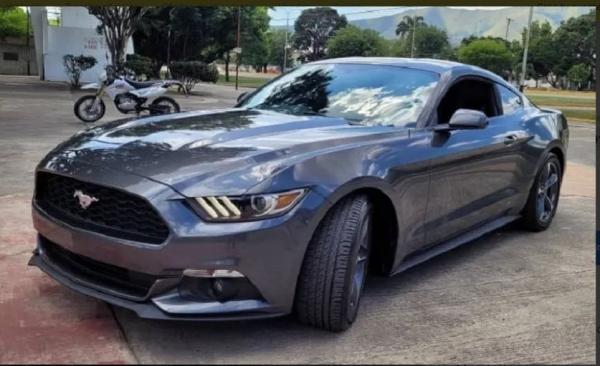 FORD MUSTANG GT 5.0 