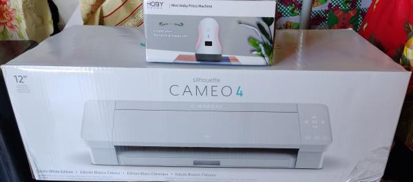 SILHOUETTE CAMEO 4