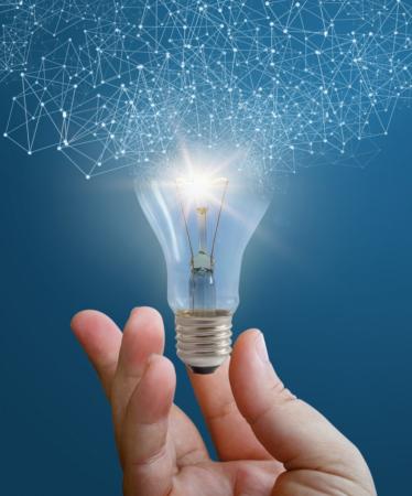 MAESTROS ELECTRICISTAS Y AYUDANTES