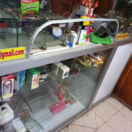VENDO VITRINA MESON