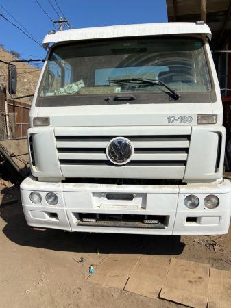 VENDO CAMION ALJIBE  AÑO 2012