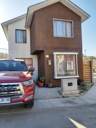 EXCELENTE CASA HABITACIÓN. CONDOMINIO CUMBRES DEL SAUCE. COQUIMBO. EXCELENTE ESTADO