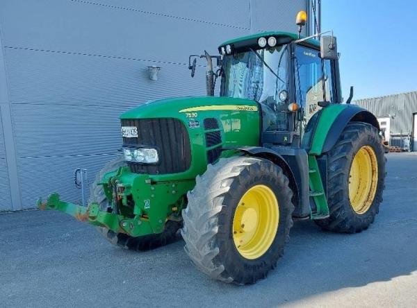  TRACTOR AGRÍCOLA JOHN DEERE 7530