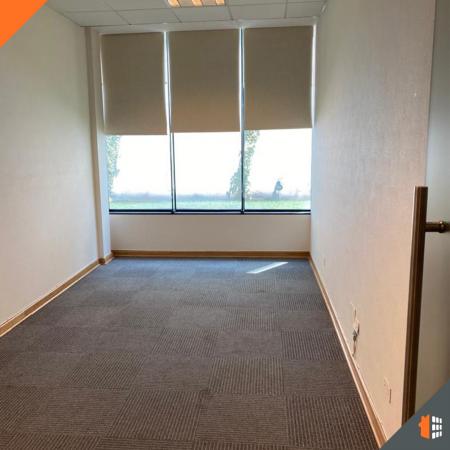 ARRIENDO DE OFICINA. CERCA M. ALCÁNTARA