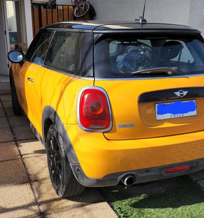 MINI COOPER F56 COLOR AMARILLO EXCELENTE ESTADO