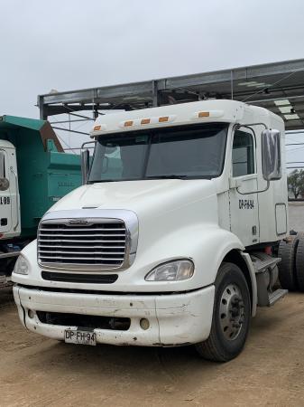 CAMIÓN FREIGHTLINER CL 112 CUMMING