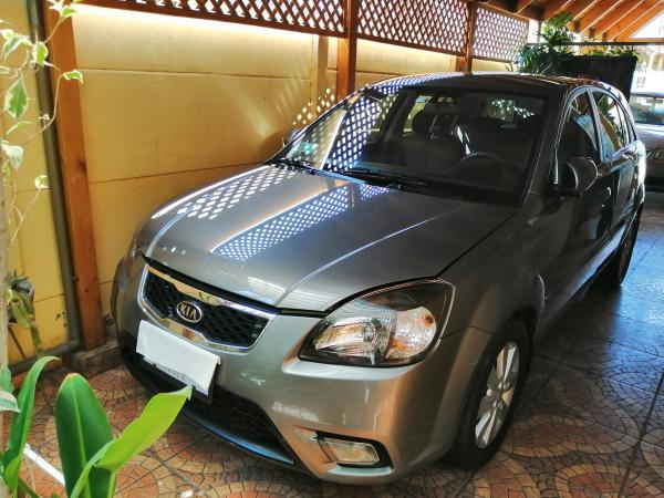 VENDO AUTO KIA RIO 