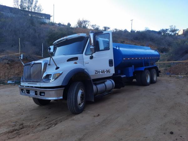 INTERNATIONAL 7600 6X4 DOBLE CABINA