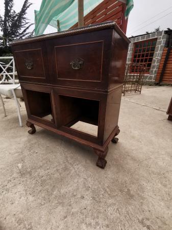 MUEBLE ANTIGUO .COMO LICORERO