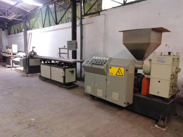 MAQUINA EXTRUSORA