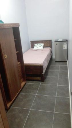 SE ARRIENDA PIEZA PARA DAMA.