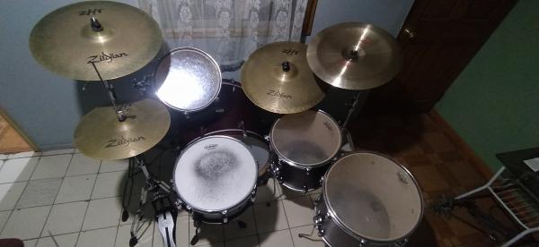 BATERIA MAPEX MARS, ATRILES Y PLATILLOS ZILDJI ZHT