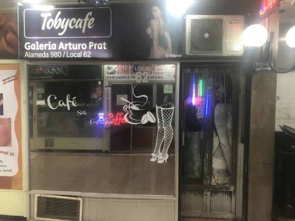 SE SOLICITA CHICA CON BUENA PRESENCIA PARA CAFÉ 