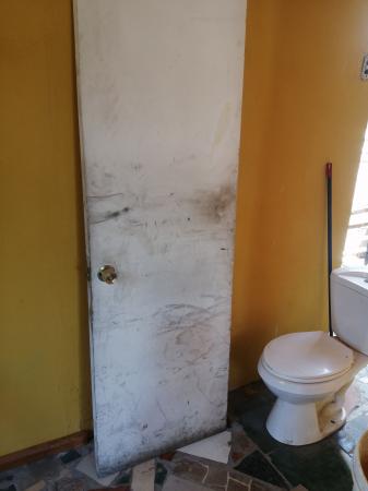 PUERTA DE DORMITORIO 