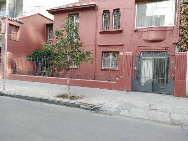 EXCELENTE CASA INSTITUCIONES, OFICINAS, HABITACIÓN