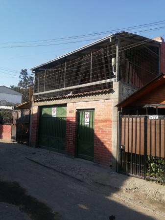 VENDO CASA DE DOS PISOS 