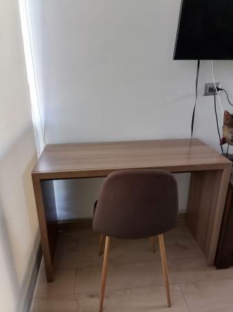 VENDO ESCRITORIO CON SILLA 