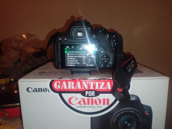 VENDO CAMARA CANON REBEL T8I 