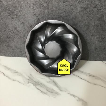 MOLDE DE REPOSTERIA CON HOYO EN EL MEDIO