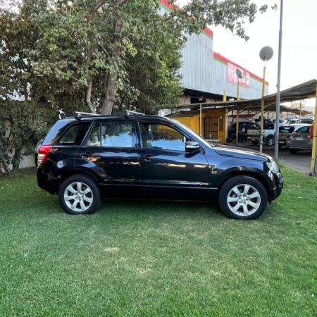 SUZUKI GRAND NOMADE 2.4 AT