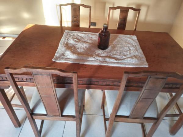 JUEGO DE COMEDOR CLÁSICO