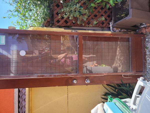 PUERTA CON MAMPARA