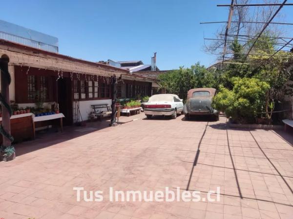 BELLA CASA CON GRAN TERRENO EN RECOLETA