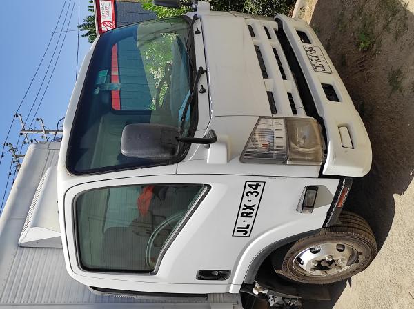 POR APURO VENDO CAMION 5000 KILOS CON CARROCERIA