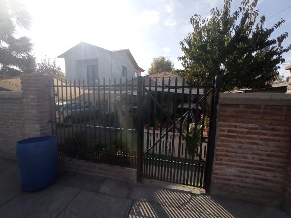 SE VENDE AMPLIA CASA
