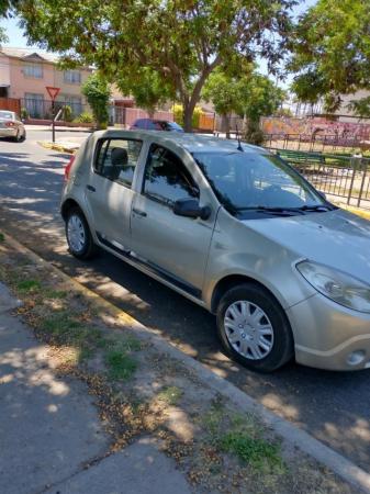 VENDO AUTO RENAULT SANDERO1.6