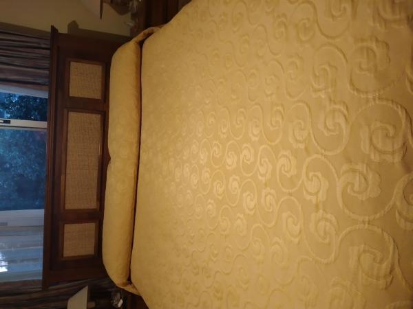 VENDO CAMA 2 PLAZAS BOX SPRING