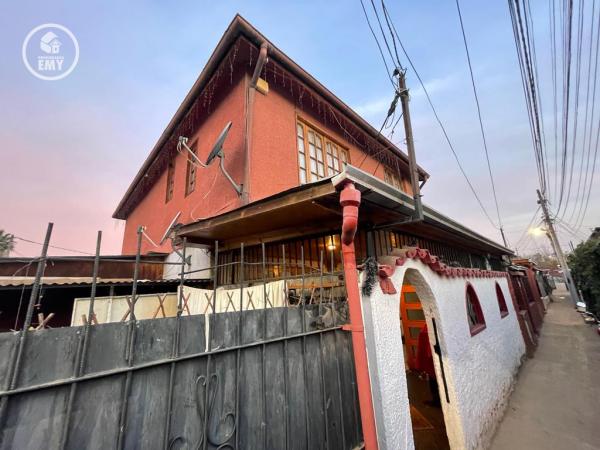 SE VENDE CASA EN LA COMUNA DE RECOLETA