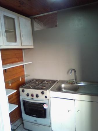 SE ARRIENDA PIEZA TIPO CASA 2 PISO CON ENTRADA IND