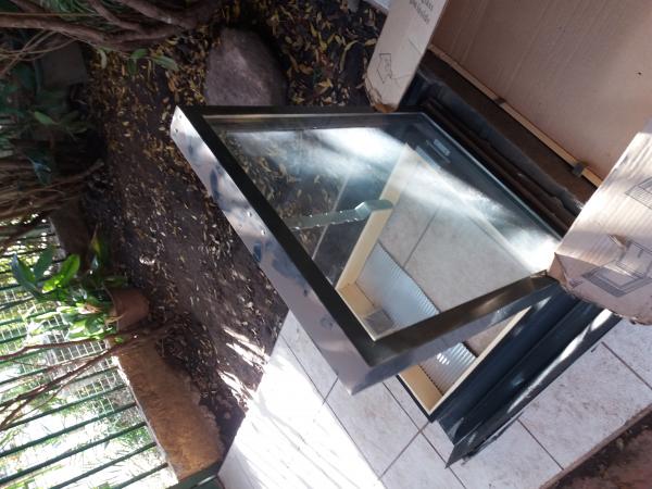 ESCOTILLA. VENTANA DE TECHO