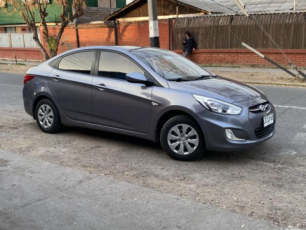 VENDO HYUNDAI ACCENT 1.4 CAJA 6TA