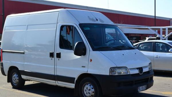 SE VENDE FURGÓN PEUGEOT BOXER AÑO 2005