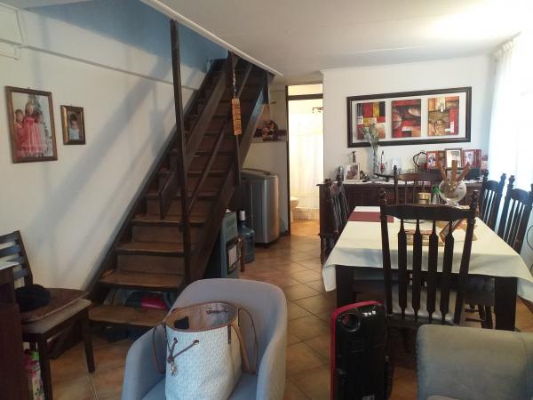 CASA EN VENTA COMPLETAMENTE REMODELADA. PEÑALOLÉN