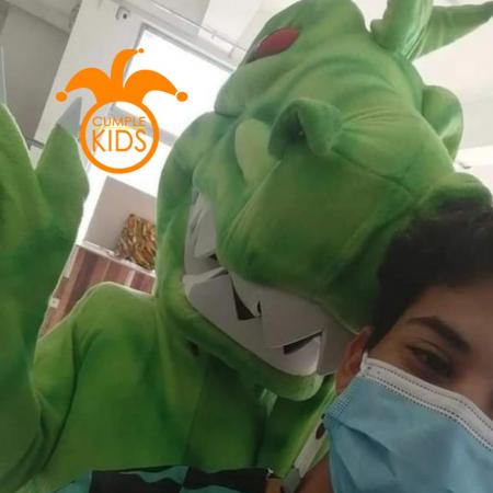 ARRIENDO DE CORPÓREO DE DINOSAURIO 