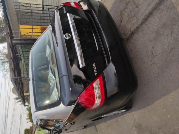 VENDO EX TAXI BÁSICO NISSAN TIIDA