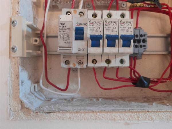ELECTRICISTA SE OFRECE