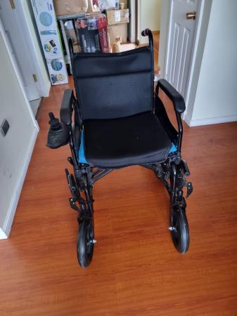 SE VENDE SILLA DE RUEDAS ELÉCTRICA 