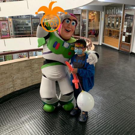 CELEBRA EN TU HOGAR CON BUZZ LIGHTYEAR