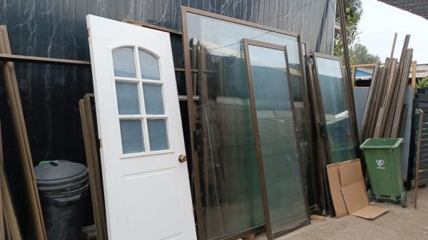 VENTANAS, VENTANALES Y PUERTA 