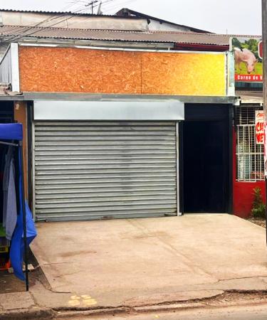 HERMOSA CASA CON LOCAL COMERCIAL 