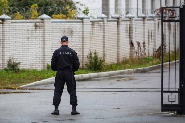 GUARDIAS DE SEGURIDAD